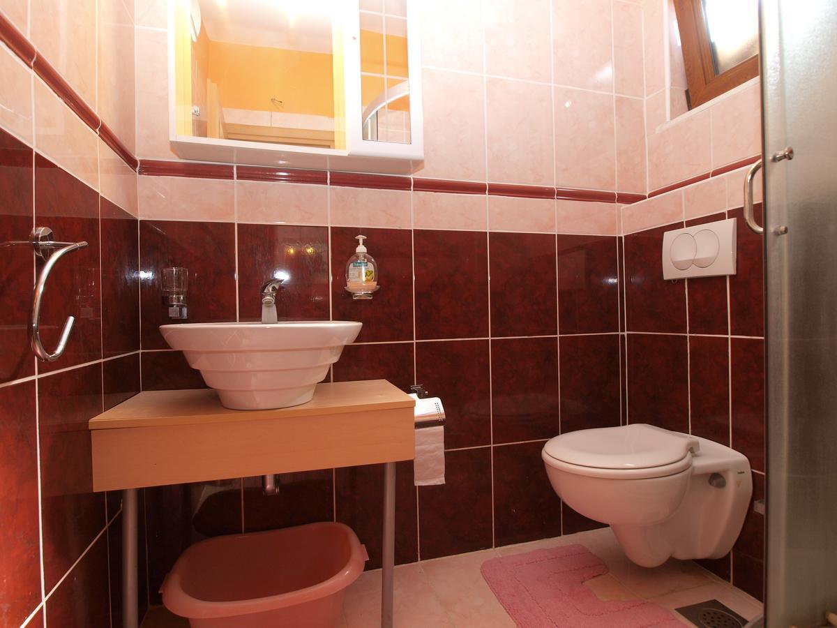 Apartments Slavica 382 Pula Buitenkant foto