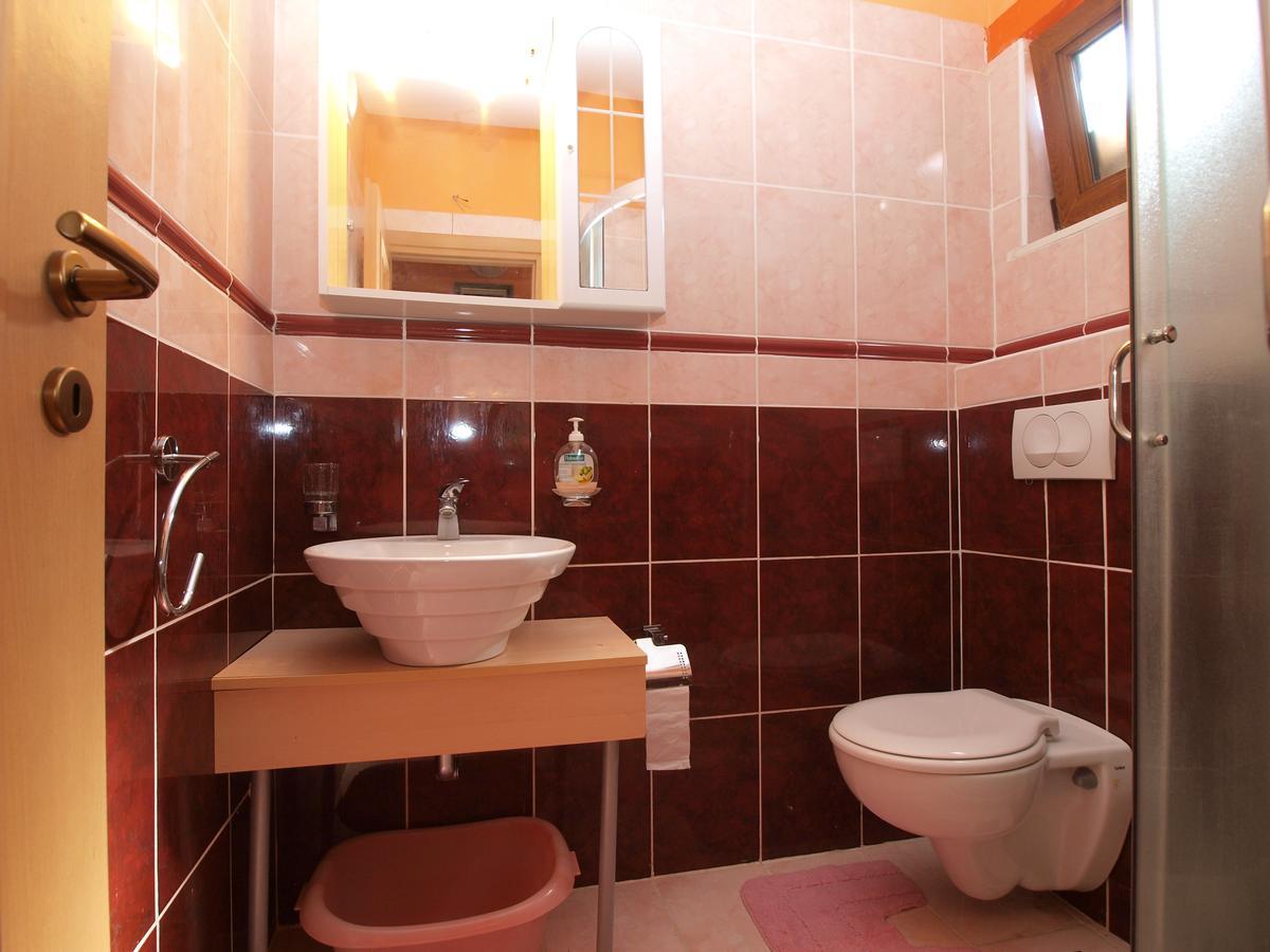 Apartments Slavica 382 Pula Buitenkant foto