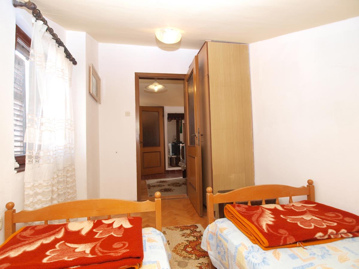 Apartments Slavica 382 Pula Buitenkant foto